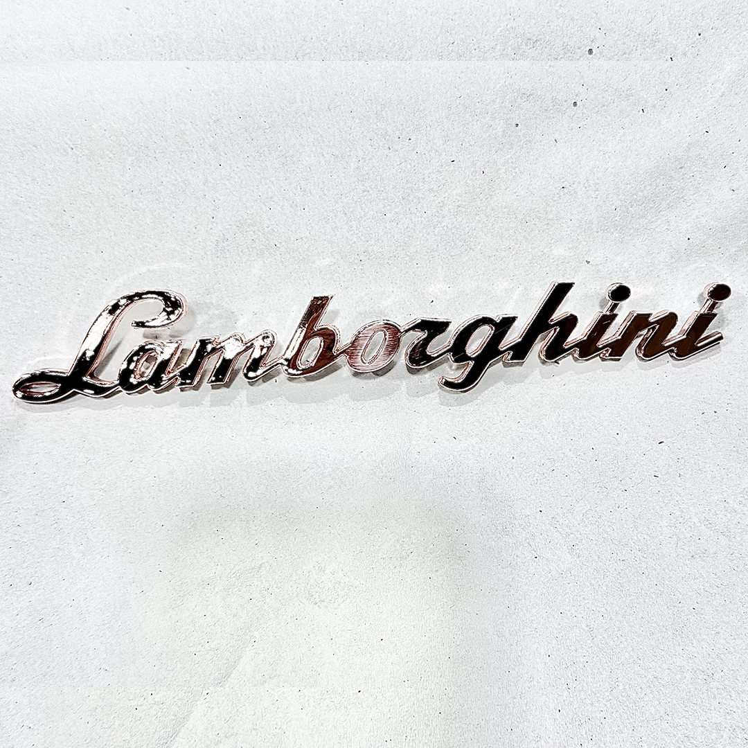 Polished Emblem Nassau Chrome